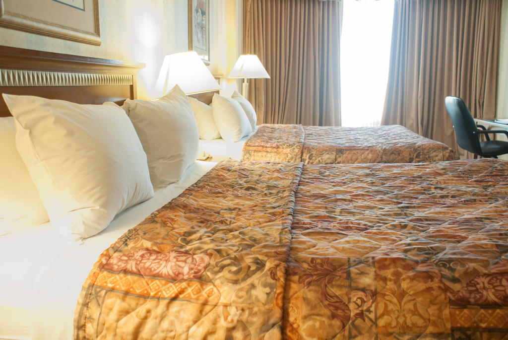 Clarion Hotel & Casino Las Vegas Room photo