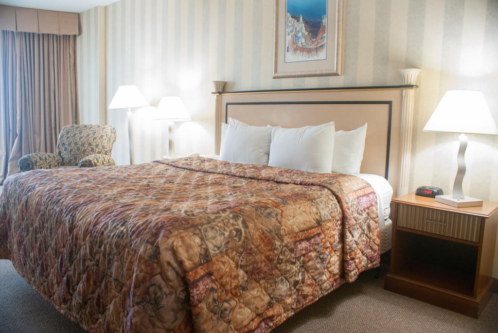 Clarion Hotel & Casino Las Vegas Room photo