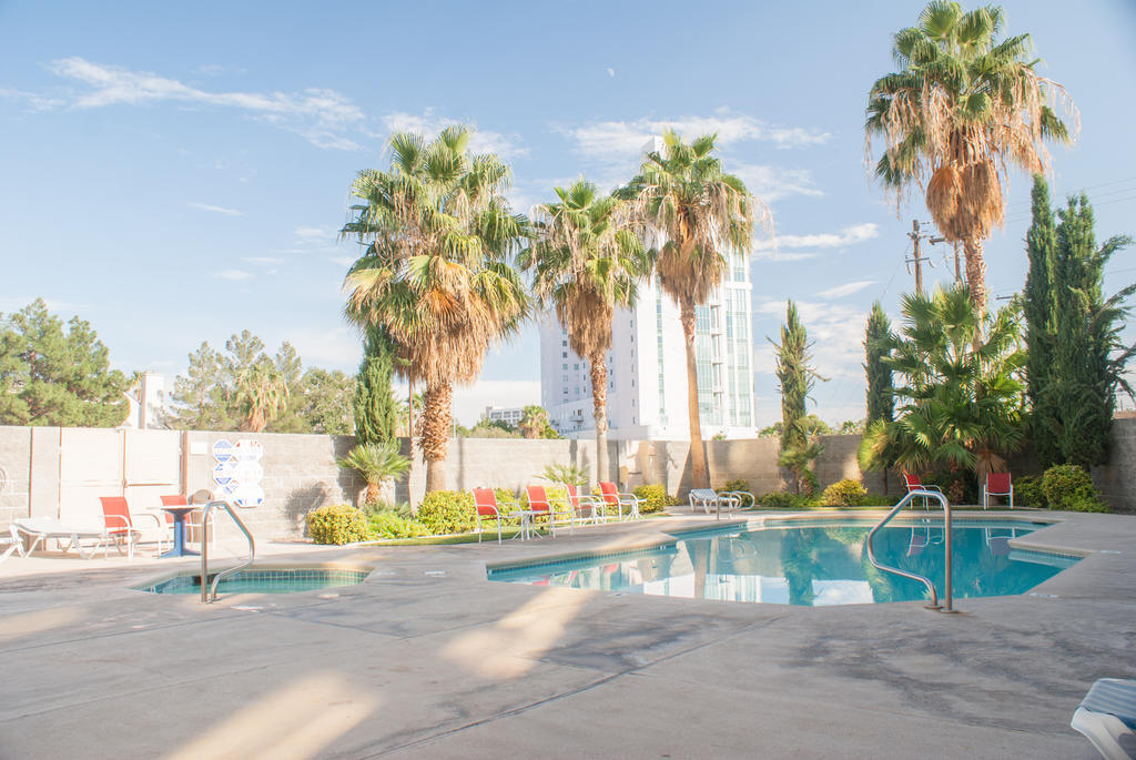 Clarion Hotel & Casino Las Vegas Exterior photo