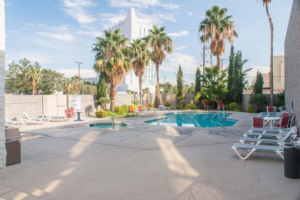 Clarion Hotel & Casino Las Vegas Exterior photo